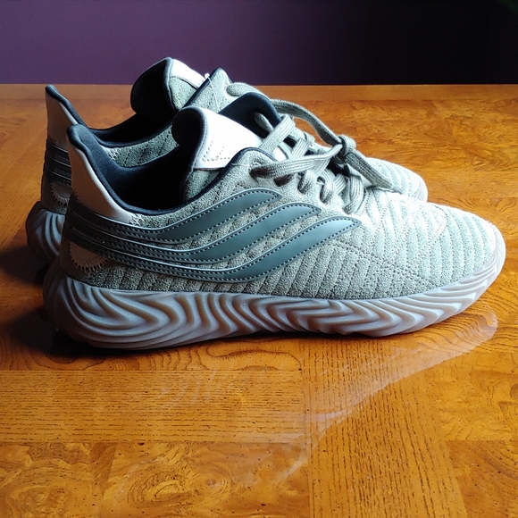 *SOLD*Adidas Sobakov Men's Sz 10 Dark Green Brown - Picture 1 of 8